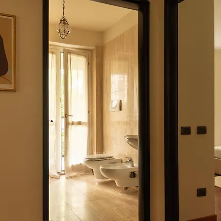 Moscova-brera Elegante Con Giardino Privato Apartment Milan