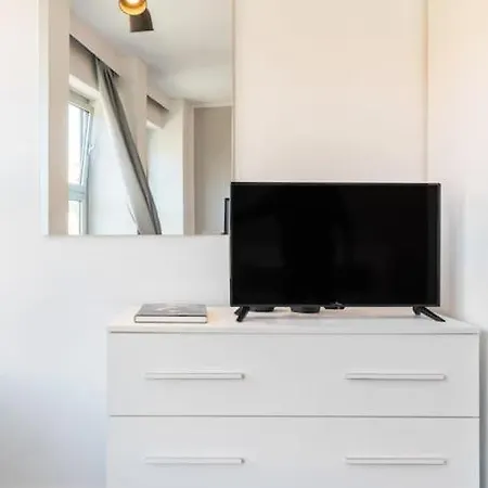 Vitruvio Flexyrent A.c. * מילאנו