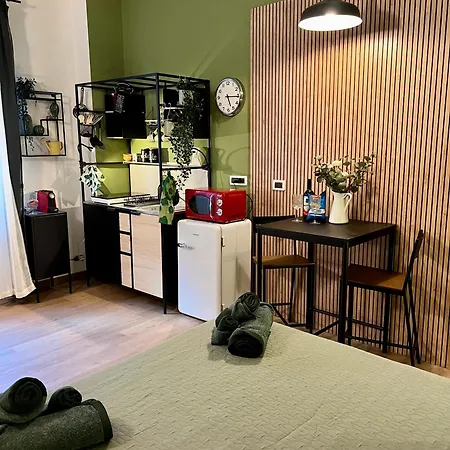 La Bella Charme 3 Km Away From Duomo/ Netflix & Wi-fi Included 公寓 *