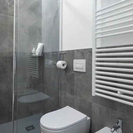 Youhosty - Palazzo Crovato 3b *