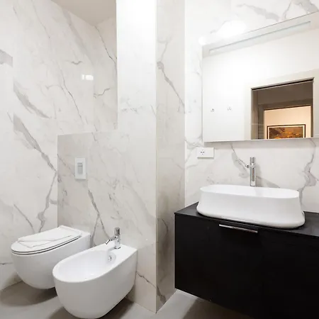 Guesthost - Cordusio Enchanting Milano