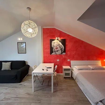 Mansarda Open Space Vicino Zona Isola *