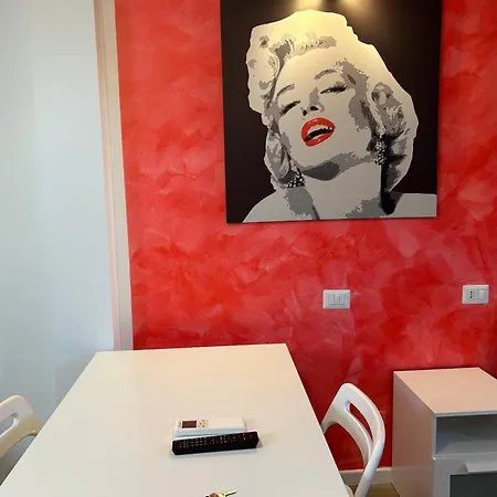 Mansarda Open Space Vicino Zona Isola Milão