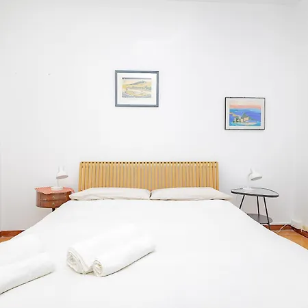 Xenia - Spacious Apt Near Linate Airport *