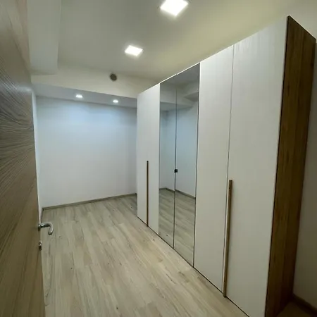 Διαμέρισμα N.4 *