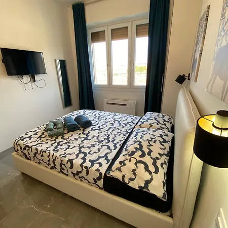Cozy Corner Via Sammartini Apartment Milan