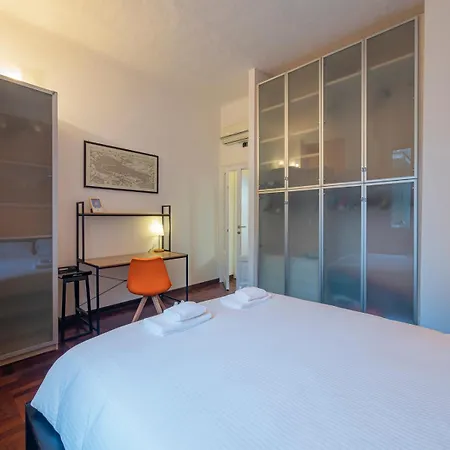 Xenia - Charming Three-room Apartment
