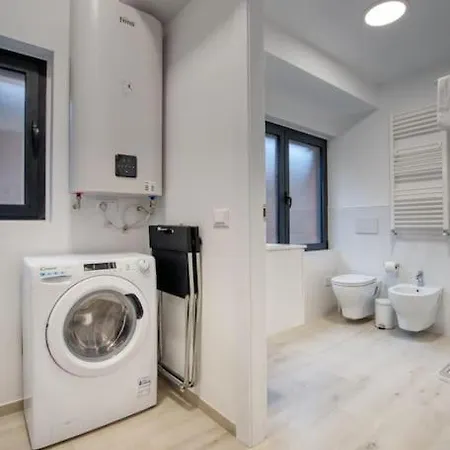 Suzzani 273 - Interno C1 *