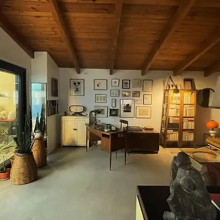 Апартаменты Charming Loft For Art Lovers