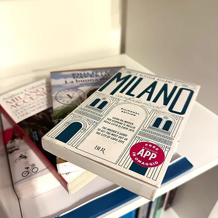 Tra Navigli E Bocconi * Mailand