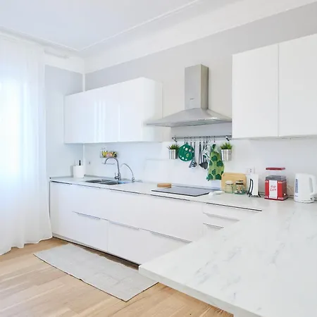 Апартаменты Porta Romana 80mq Luminoso Luxury Duomo A 10 Min