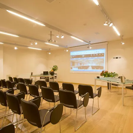 Western The Hub Hotell 4*