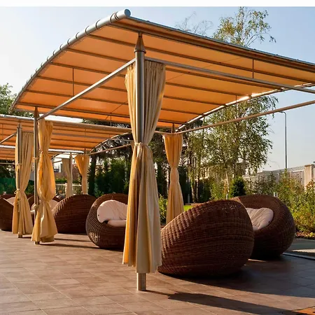 Western The Hub Hotel 4*