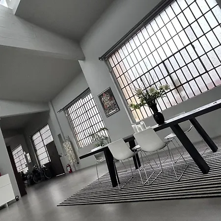 Loft Navigli With Private Garden Bed and breakfast