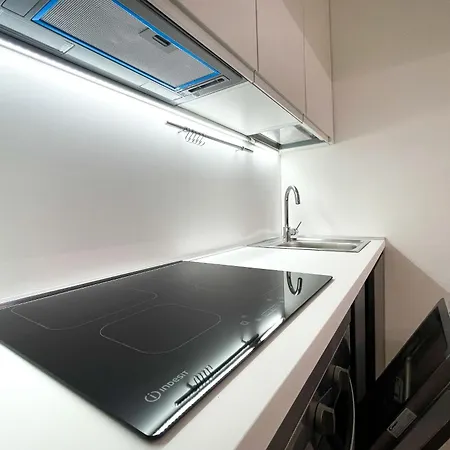 Elegant And Silent Loft In The Center Of アパート ミラノ