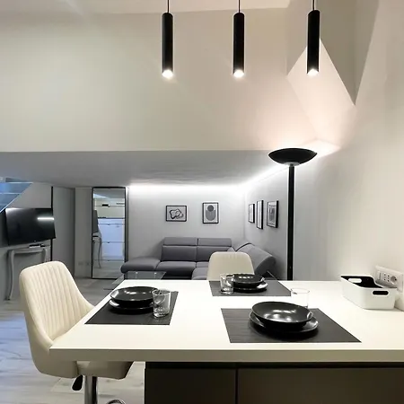 アパート Elegant And Silent Loft In The Center Of *
