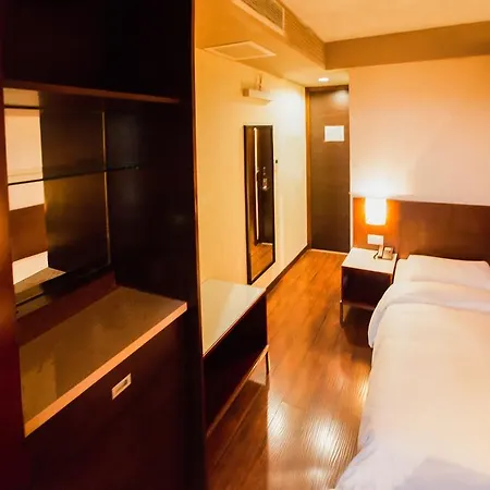 Hotel Huaxia 4*