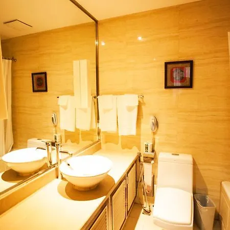 Hotel Huaxia 4*