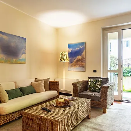 Apartment Moscova-brera Elegante Con Giardino Privato