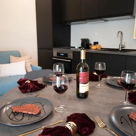 Ihost Luxury -free Parking- Plana 9 *