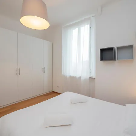 I Host - Brembo 11 * Милан