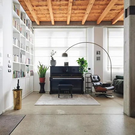 Luxury Loft Navigli דירה *