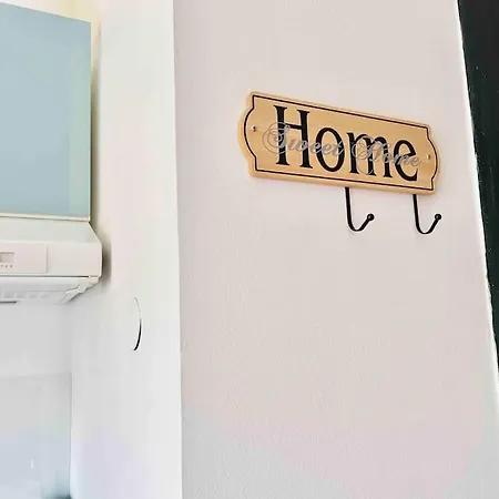 5 Min Walk To Duomo Petite Loft! Апартаменты *