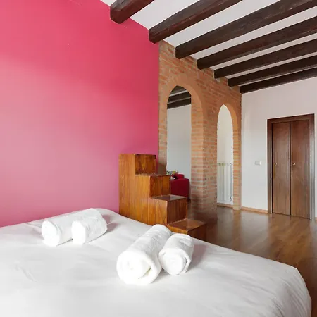 Colonne Di San Lorenzo - Colorful Apartment! 아파트