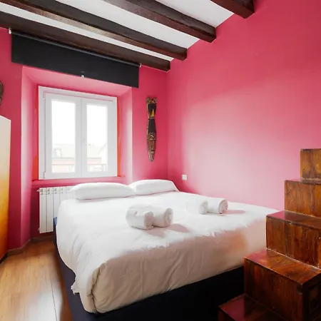 아파트 Colonne Di San Lorenzo - Colorful Apartment!