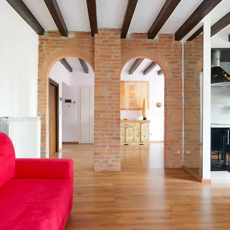 아파트 Colonne Di San Lorenzo - Colorful Apartment!