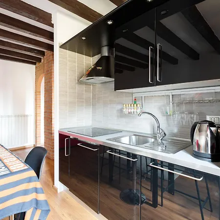 公寓 Colonne Di San Lorenzo - Colorful Apartment! *