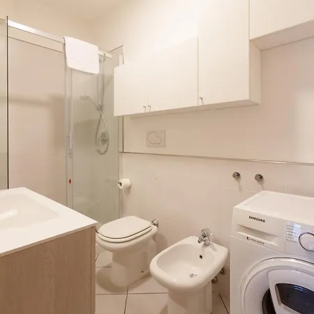 Niguarda - Ampio E Moderno Trilocale *