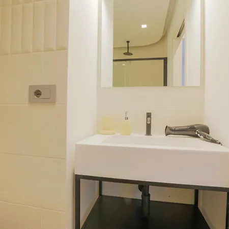 Private Luxury 5 Bedroom - Station Апартаменты