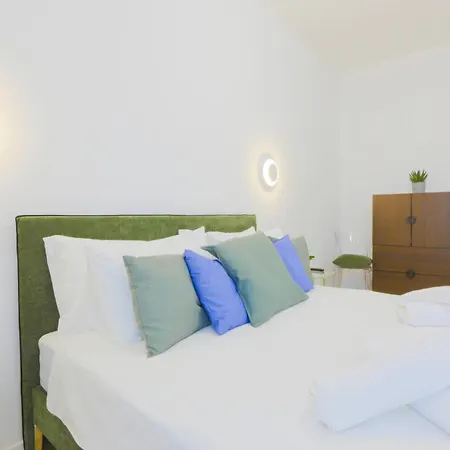 [private Apartament] Luxury 5 Bedroom - Station *