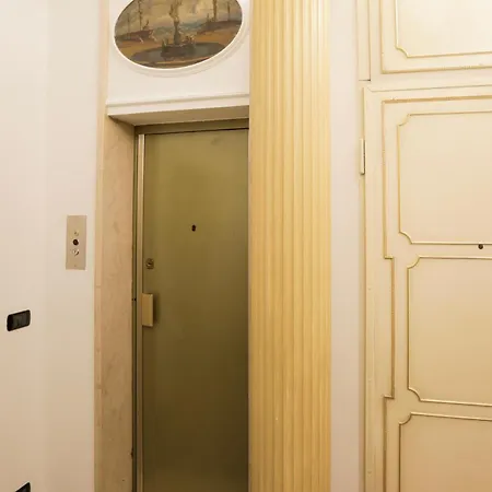 Апартаменты Private Luxury 5 Bedroom - Station