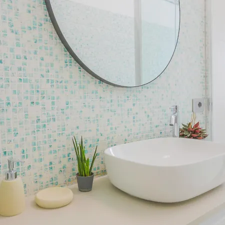 Private Luxury 5 Bedroom - Station Апартаменты *