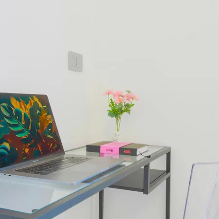 Private Luxury 5 Bedroom - Station Милан