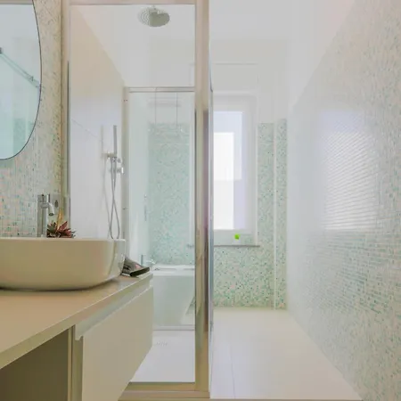 Private Luxury 5 Bedroom - Station *