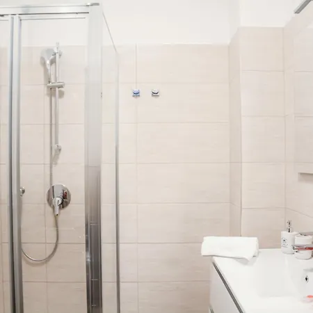 Porta Vittoria Per 4 Persone *