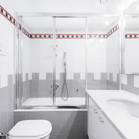 Easylife - Bilocale Funzionale In Porta Romana * Milan
