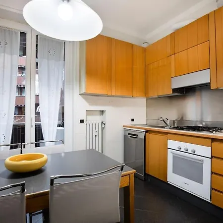 Fondazione Prada - Quadrilocale In Stile Classico * Milan