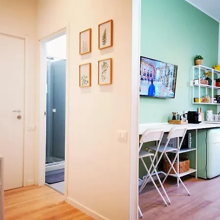 Sunny Flat 50 Meters From The Metro *