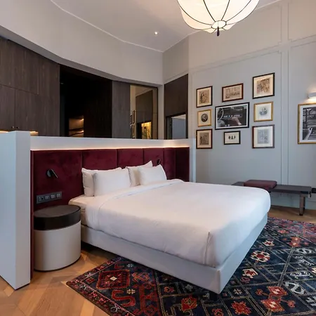 Radisson Collection Hotel, Palazzo Touring Club Szálloda