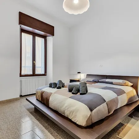 Charming & Bright In The Heart Of - Balcony Milan