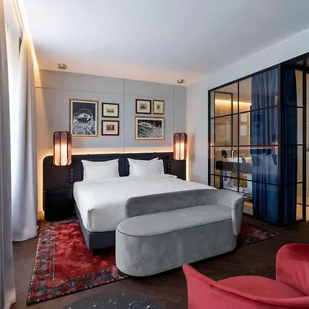 Radisson Collection Hotel, Santa Sofia ホテル ミラノ