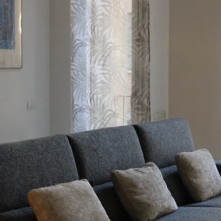 Space Loft - Close To M5 Subway - Free Parking - Sky & Netflix Tv Daire Milano