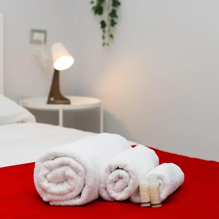 Con Metro Diretta 10 Minuti Duomo * ميلان