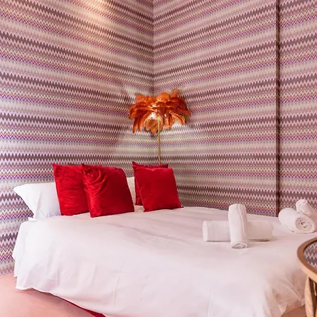 Piazza Del Carmine - Gold Exclusive - In The Underground No Windows * Milano