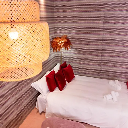 Piazza Del Carmine - Gold Exclusive - In The Underground No Windows * Milano