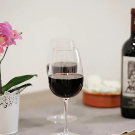 New Modern Flat 10 Minutes Walk From Station 아파트 *